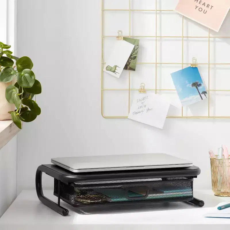 Supporto monitor in rete nero con cassetto – Utente singolo