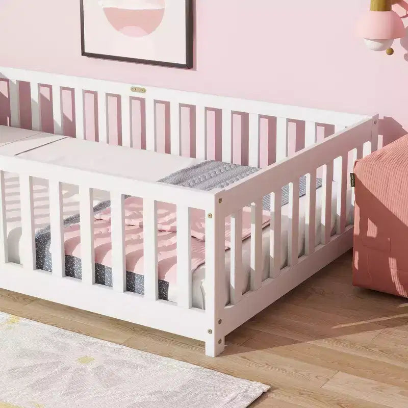 Letto a Castello a Terra con Sponda di Sicurezza, Espresso/Grigio/Naturale/Rosa/Bianco, Legno Massello, 1 Bambino