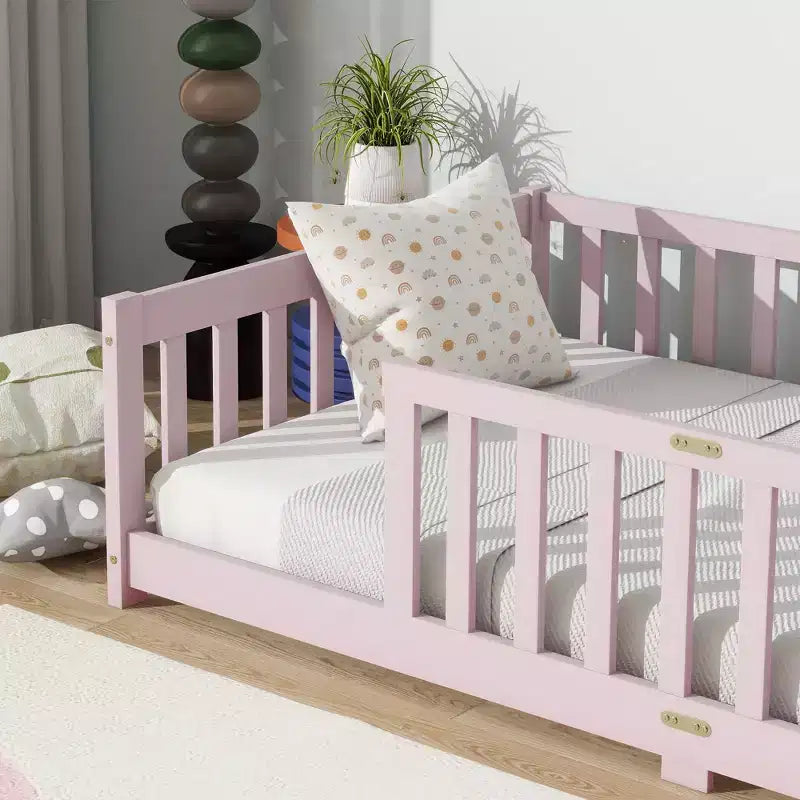 Letto a Castello a Terra con Sponda di Sicurezza, Espresso/Grigio/Naturale/Rosa/Bianco, Legno Massello, 1 Bambino