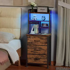 Comodino Alto Industriale Marrone con Luci LED e Ricarica USB – Uso da Camera Singola